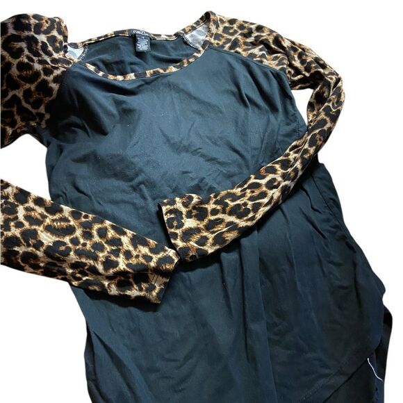 Rue 21 size small long sleeved tee shirt like new see pics - Picture 1 of 2